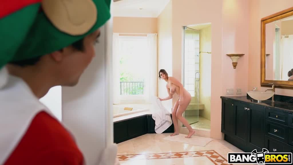 Busty babe Michele James treats Santa's Elf to her hairy pussy Porn Videos | ePornFap.