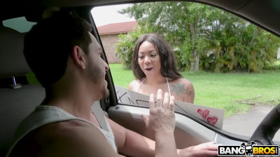 Busty ebony Diamond Monrow gives full service for 20$ car wash