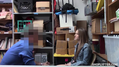 Cute Kimmy Granger acts retarded to get away with shoplifting