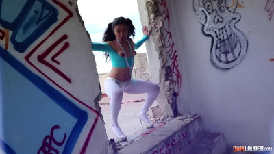 High-heeled Latina gurl Jade Presley is roughed by giant dick in abandoned building