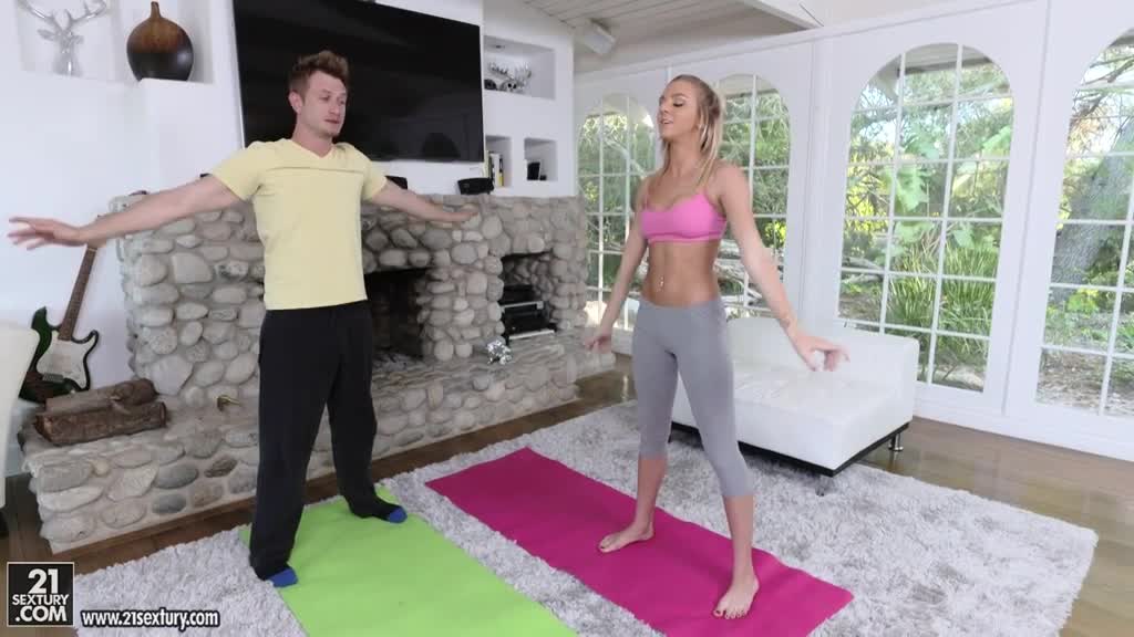 Dude fulfills his feet fetish with his yoga trainer Tiffany Watson Porn Videos | ePornFap.