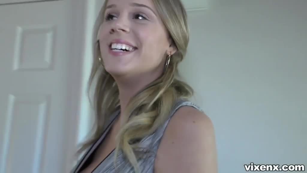 Real estate agent Alexis Adams spreads her legs for 3k Porn Videos | ePornFap.