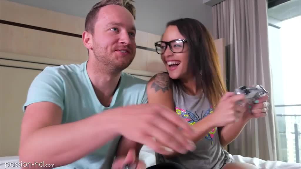 Nerdy GF Holly Hendrix takes anal breakfrom playing PS4 Porn Videos | ePornFap.