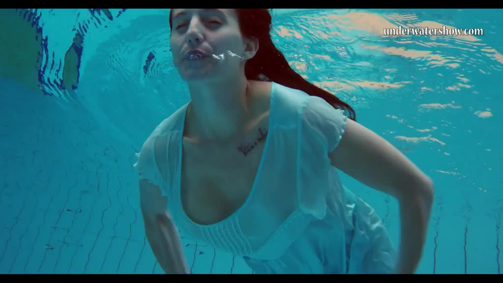 Naughty Piyavka playfully shows her nude body underwater Porn Videos | ePornFap.