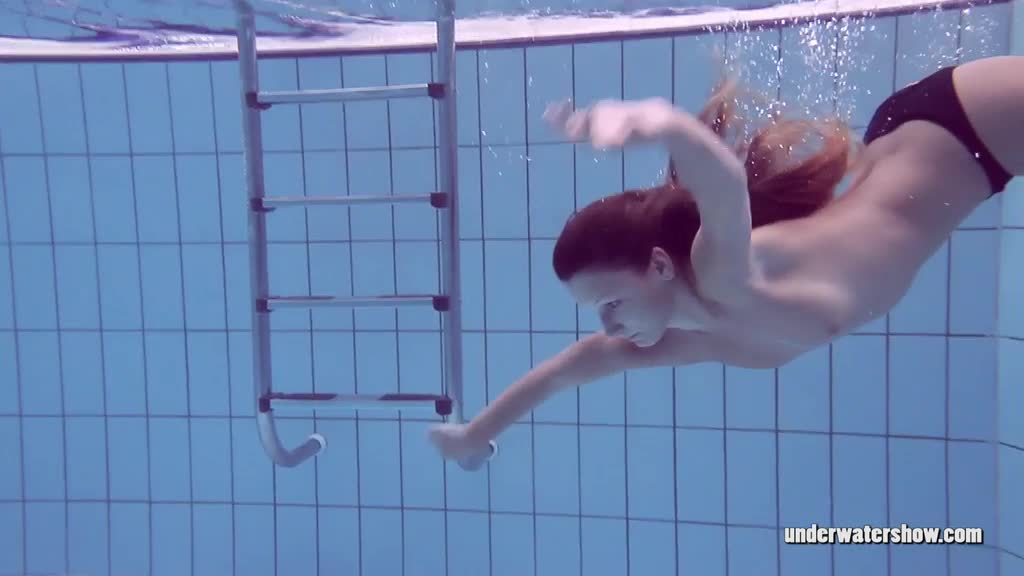 Slim Russian girl Lucy Gurchenko swims naked in underwater show Porn Videos | ePornFap.