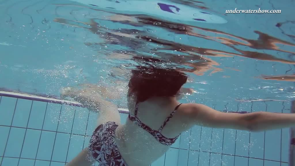 Hot girl Sima shows her seductive pussy while swimming underwater Porn Videos | ePornFap.