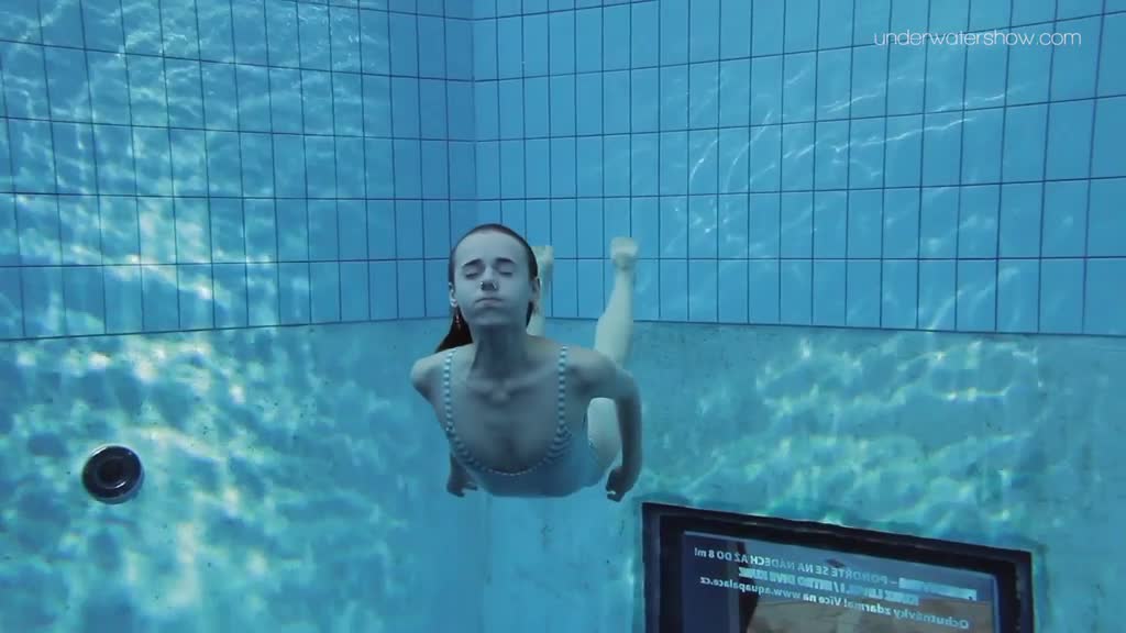 Super slender girl showing off her beauty underwater Porn Videos | ePornFap.