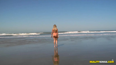 Brazilian teenager with a phat booty Cindy Blueberry has fun on the beach