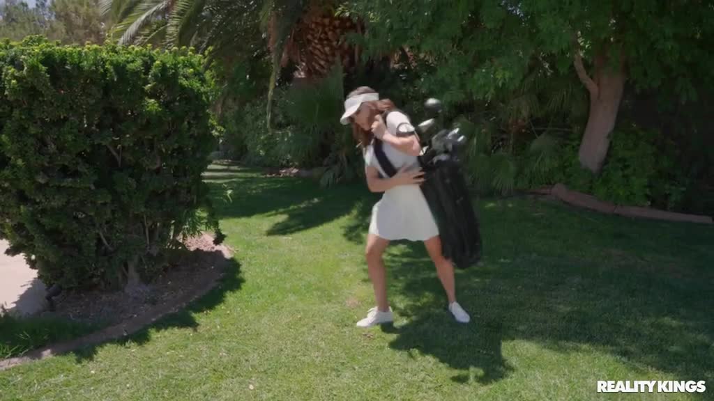 Outdoor fuck with big dick in teen pussy on golf course Porn Videos | ePornFap.