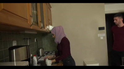 Muslim in hijab knows how to handle the inches