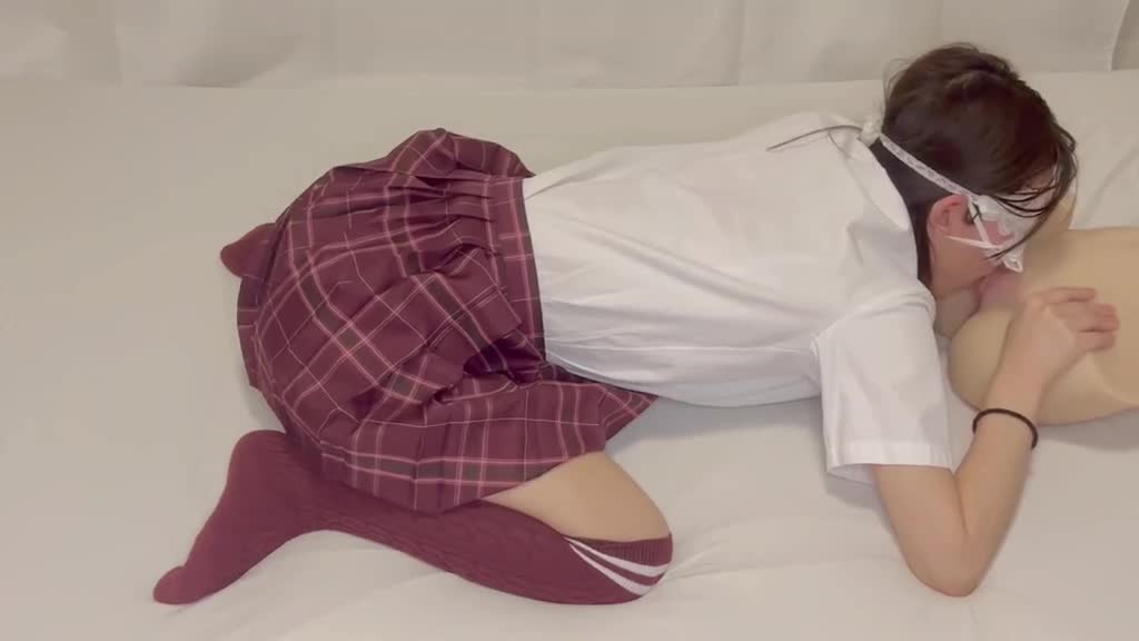 Sexy amateur Japanese schoolgirl shared between real dick and sex doll Porn Videos | ePornFap.