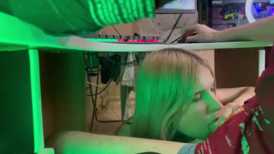 Russian cutie teaches her gamer boyfriend to relax after the game