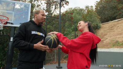 Kylie Rocket seduced a guy on the playground