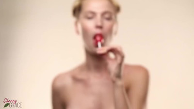 Cherry Grace doesn't know which is sweeter - a lollipop or a dick?